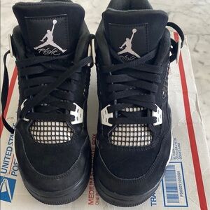 COPY - Jordan Kids Sneakers - Black and White. Tags on back cut off due to rubb…